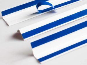 nashhelnik dlya okon 300x225 - Нащельник для пластиковых окон